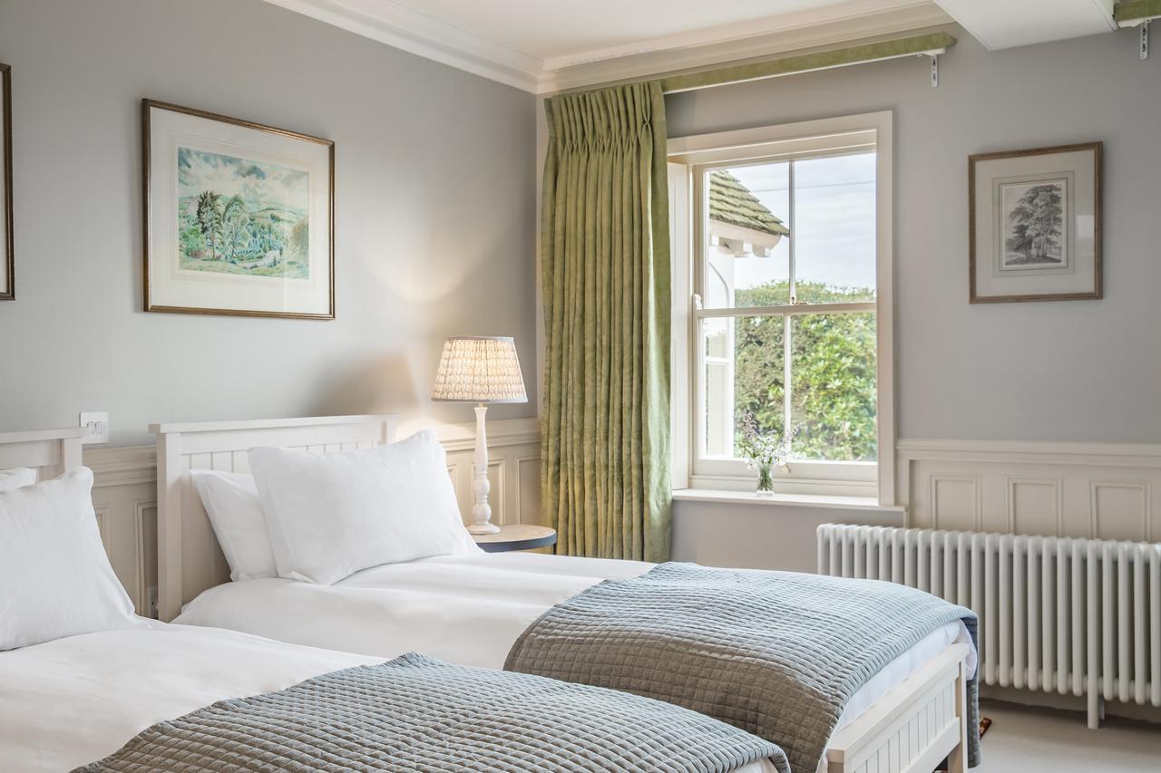 Lawn House Hotel Хатфийлд Екстериор снимка