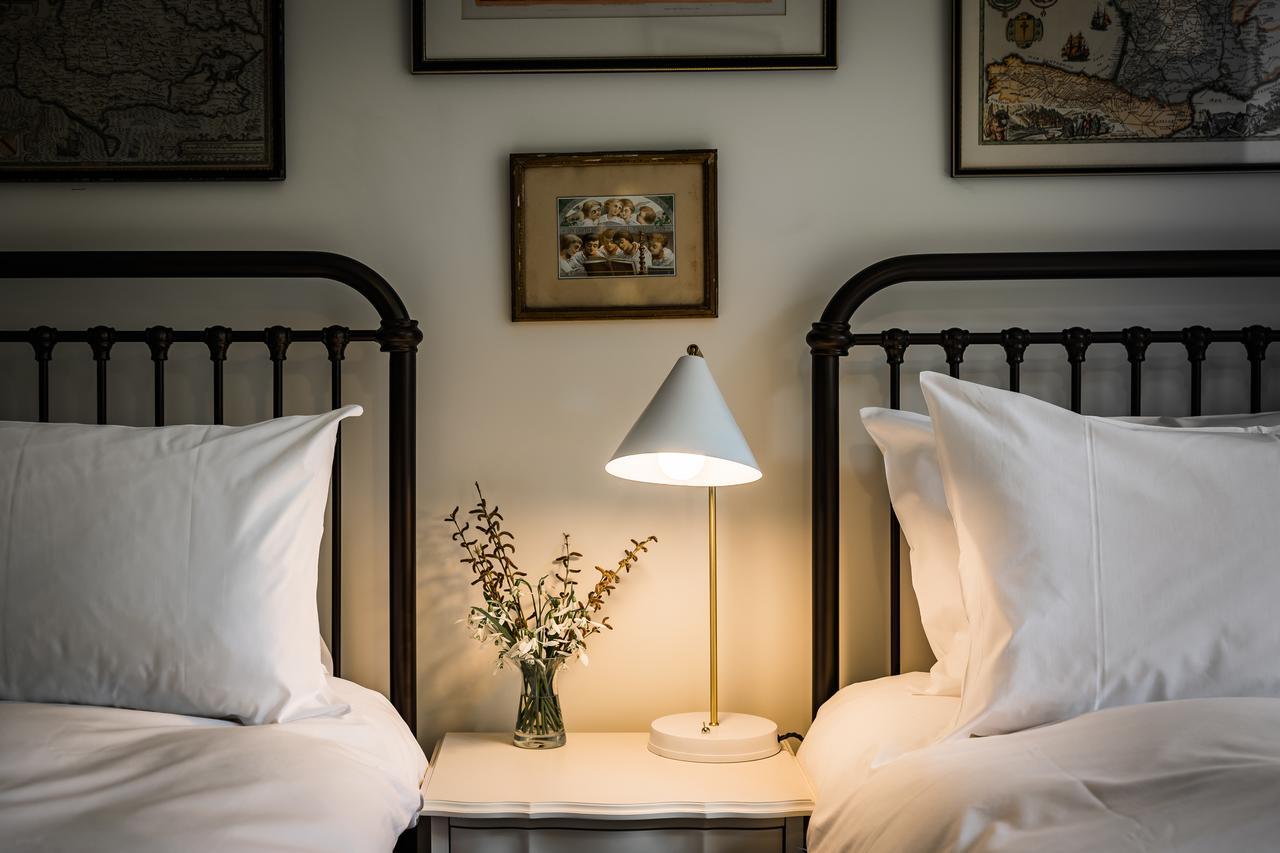 Lawn House Hotel Хатфийлд Екстериор снимка